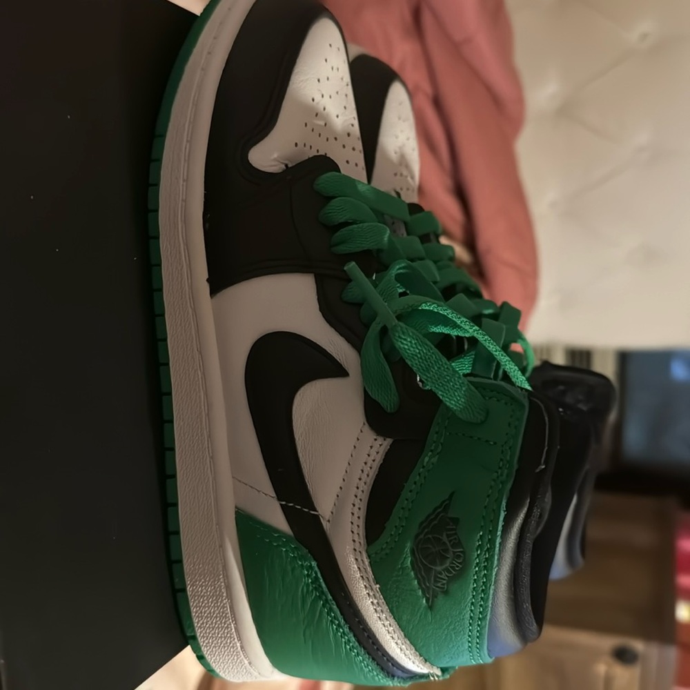 SIZE 3 JORDAN 1 RETRO
